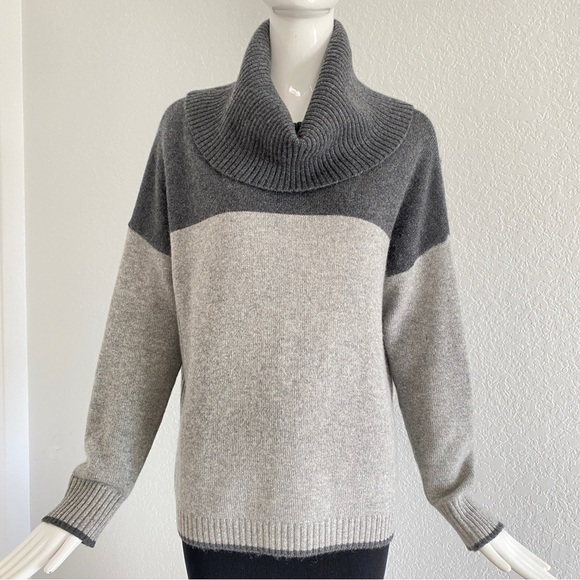 Philosophy gray color block turtleneck cashmere sweater - Picture 1 of 10